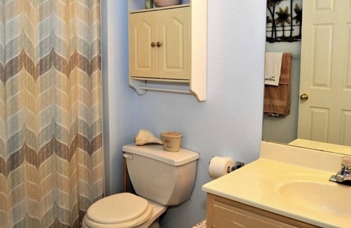 Lakeland Condo | Scenic Lake View Near Activities with Family-Friendly Amenities