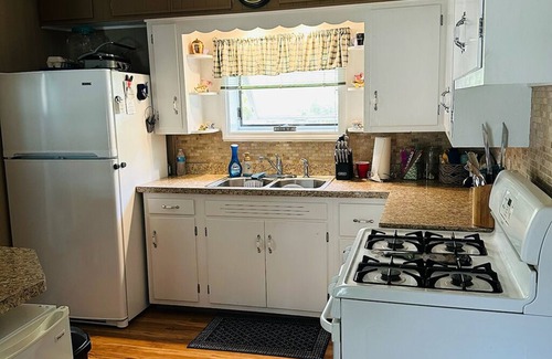 Koontz Lake House | Tranquil Cottage Retreat at Koontz Lake, IN with Ocean Views