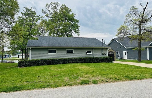 Koontz Lake House | Tranquil Cottage Retreat at Koontz Lake, IN with Ocean Views