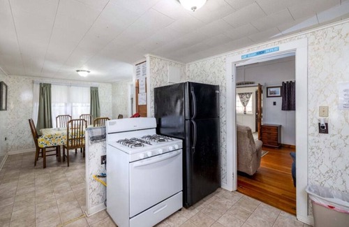 Inlet House | Scenic Lake View Cottages at Stiefvater's - Family Friendly 