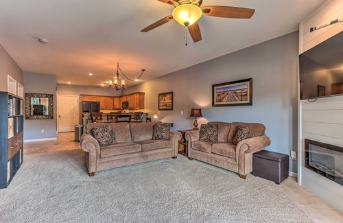 Camdenton Condo | Stunning Camdenton Condo with Pool & Lake Access - 9.8 Rated