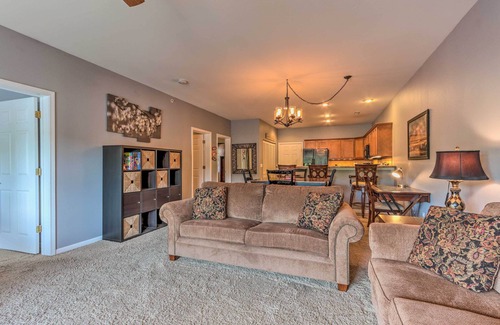 Camdenton Condo | Stunning Camdenton Condo with Pool & Lake Access - 9.8 Rated