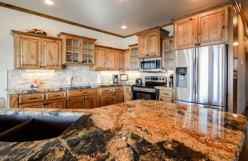 Sperry Cottage | Elegant Three Bedroom Cottage with Breathtaking Lake Views