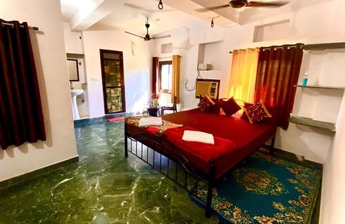 Lake Swaroop Sagar Hotel | Picturesque Lake View Rooftop Retreat in Lakecity
