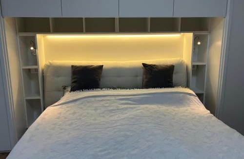 Paratico Apartment | Scenic Lake View Terrace with 8.5/10 Guest Rating