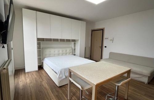 Paratico Apartment | Scenic Lake View Terrace with 8.5/10 Guest Rating