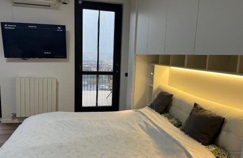 Paratico Apartment | Scenic Lake View Terrace with 8.5/10 Guest Rating