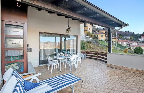 Someraro House | Discover Lake View Terrace with Family and Pets Welcome