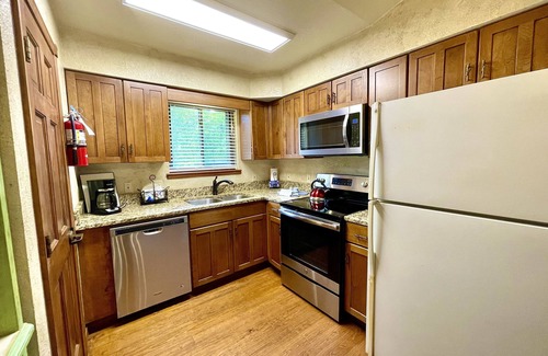 Mount Ida Cottage | Beautiful Lake View Cottage with Hot Tub & Perfect Rating