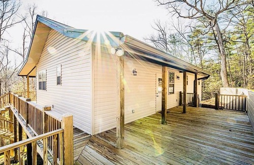 Penrod Cabin | Lake View w/ Dock, Game Room, Fire Pit, & Kayaks
