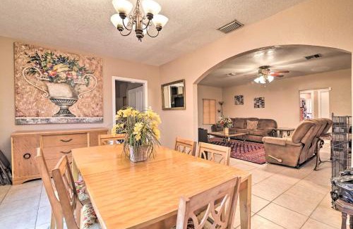 Auburndale House | Pet-Friendly Auburndale House with Scenic Lake Views