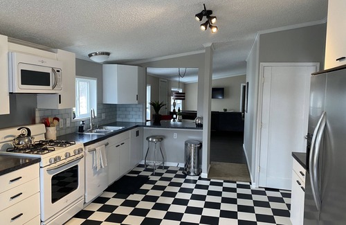 Manitou Beach-Devils Lake House | Unforgettable Lake Views and Family-Friendly Amenities