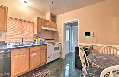 Auburndale House | Pet-Friendly Auburndale House with Scenic Lake Views