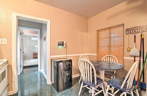 Auburndale House | Pet-Friendly Auburndale House with Scenic Lake Views