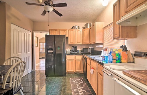 Auburndale House | Pet-Friendly Auburndale House with Scenic Lake Views
