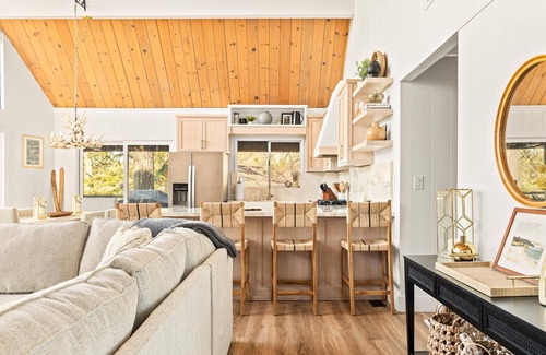 Lake Arrowhead Cabin | Experience Lake Views & Game Room Fun in Cozy Studio