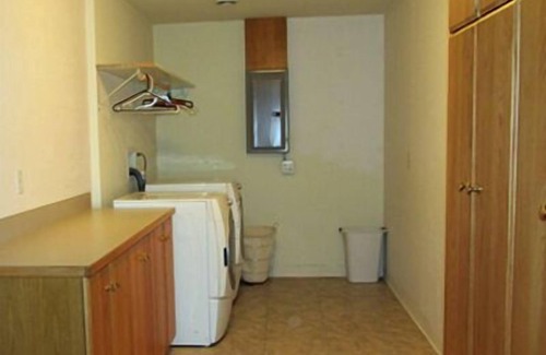 Kodiak Apartment | Experience Rugged Alaska with Scenic Lake Views & Amenities