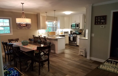 Butler Cabin | Family Fun Awaits at Lake Watauga: Private Dock & Pool