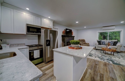 Silver Beach House | Lake Whatcom Getaway: Private Dock & Spa Access Awaits!