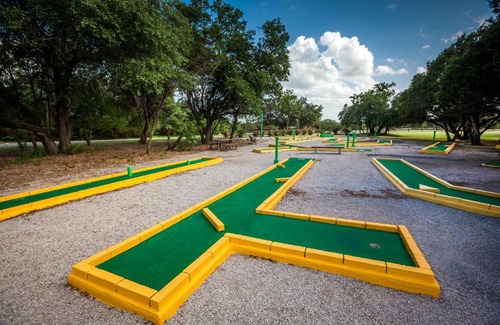 Lake Whitney Resort | Comfortable Lake Whitney Camping Resort Cabin with Hot Tub
