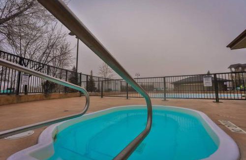 East Kootenay Apartment | Experience Lake Windermere Pointe: 4-Star Paradise Retreat