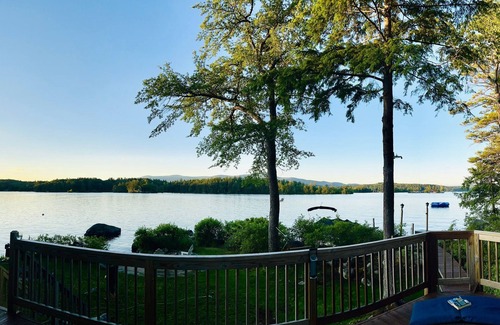 Tuftonboro House | Exclusive Lake Winni Waterfront Cottage with Private Beach