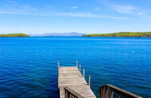 West Alton House | Discover Lake Winnipesaukee: Family & Pet-Friendly Retreat