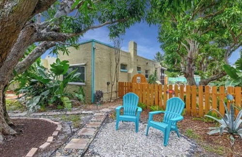 Lake Worth House | Historic Lake Worth District Retreat with Oceanfront Views