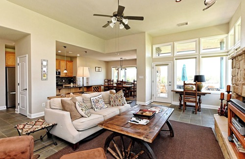 Lakecliff On Lake Travis Cottage | Serene Lakecliff Cottage with Hot Tub & Spa at Lake Travis