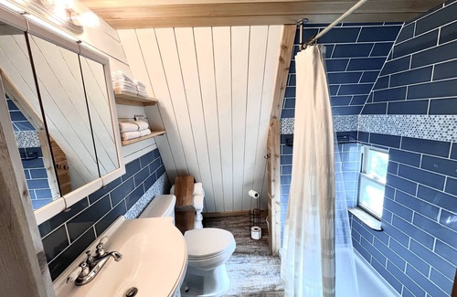 Hoyt Cabin | Experience LakeFire Cabin: Modern A-Frame by the Water