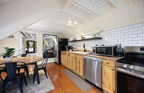 Burkesville Cabin | Ideal Lake View Retreat with Boat Slip Near Sulphur Creek