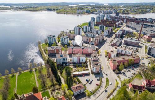 Jyvaskyla Apartment | Lakefront 2BR Home with Sauna near Railway Station & Downtown