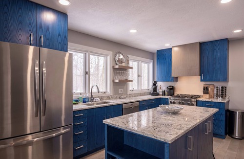 Leland House | Scenic Lakefront 3BR Home with Breakfast & Family Amenities