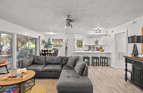Southwest Orlando House | Relaxing Retreat with Pool, Hot Tub, and Lake Views