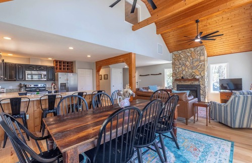 Tuckasegee House | Inviting 5BR Cabin with Hot Tub, Fire Pit & Easy Access
