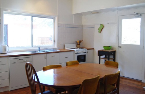 Lake Tabourie House | Lakefront Beach House: Guest Rated 9.8 with Ocean View