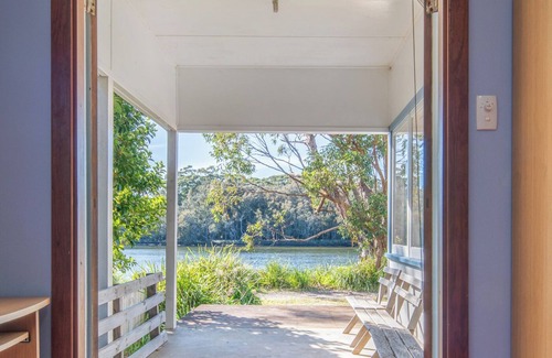Lake Tabourie House | Lakefront Beach House: Guest Rated 9.8 with Ocean View