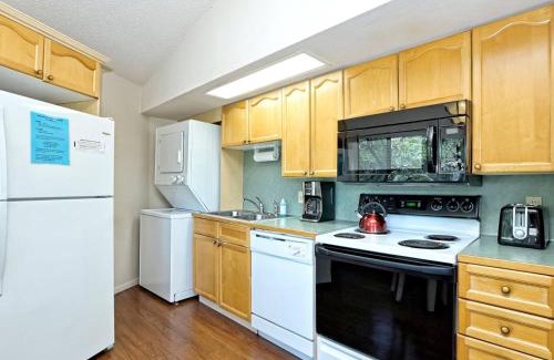 Lakeway House | Waterfront Bungalow with Pool & Hot Tub for Family Fun