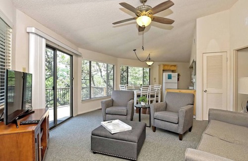 Lakeway House | Lakefront Bungalow - Shared Community Pool/Hot Tub #1