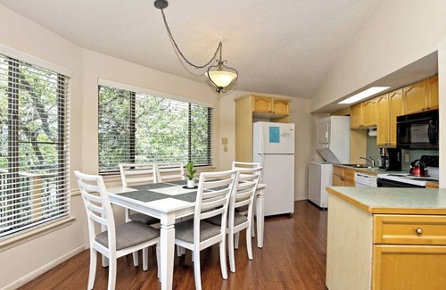 Lakeway House | Lakefront Bungalow - Shared Community Pool and Hot Tub #9