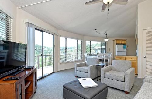 Lakeway House | Inviting Waterfront Bungalow with Pool & Hot Tub, 4-Star