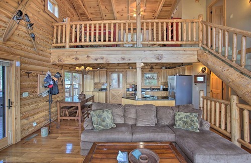 Albany Cabin | Relaxing Lakefront Cabin Minutes from Wolf River Marina