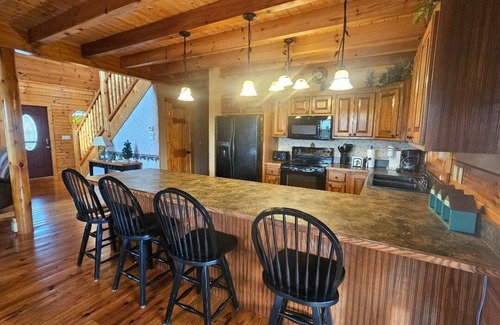 Dandridge Cabin | Idyllic Lakefront Cabin at Paradise Landing Resort