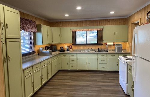 Crandon Cabin | Scenic Lakefront Cabin Steps from UTV/Snowmobile Trails