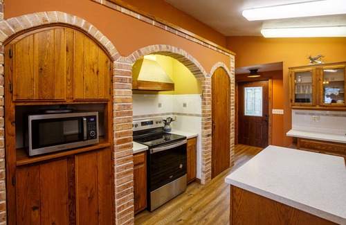 Phillips House | Pet-Friendly Lakefront Cabin on Musser Lake with Breakfast