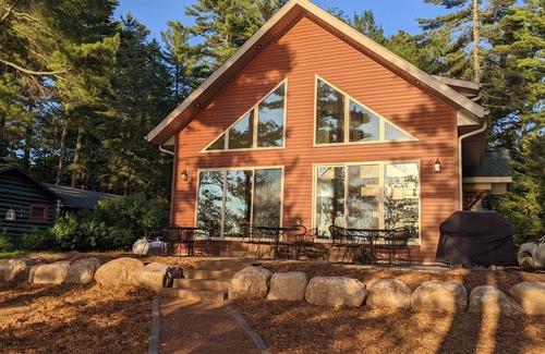 Park Falls Cabin | Relaxing Lakefront Cabin with Sunset Views and Great Amenities
