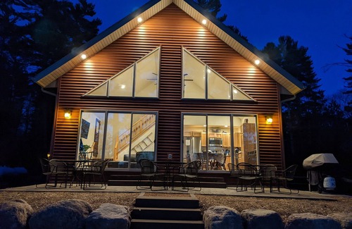 Park Falls Cabin | Relaxing Lakefront Cabin with Sunset Views and Great Amenities