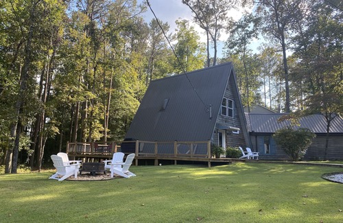 Five Points House | Scenic Lakefront Cabin with Private Dock and Fire Pit