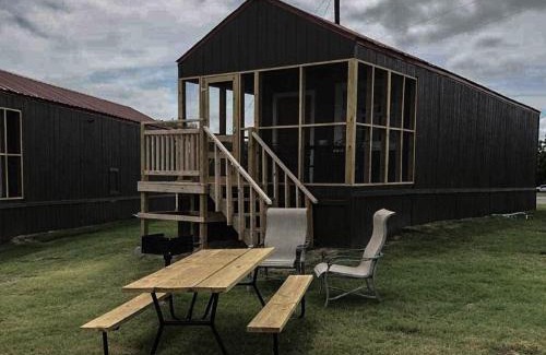 Mead House | Idyllic Lakefront Cabin - The Willows with Child-Friendly Perks