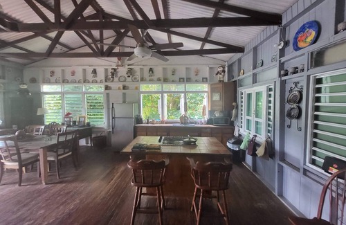 Caimital House | Discover Lakefront Casona: Perfect for Friends & Families